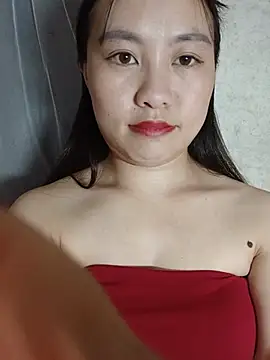 Cherry-squirtt live cam on StripChat