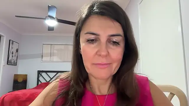 Jonellasa live cam on StripChat