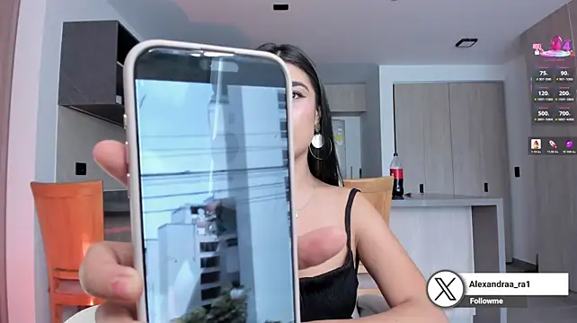Alexandra_ra live cam on StripChat