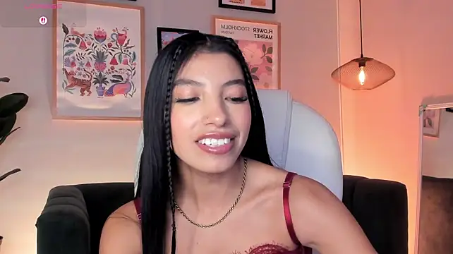 Tiffany_Low live cam on StripChat