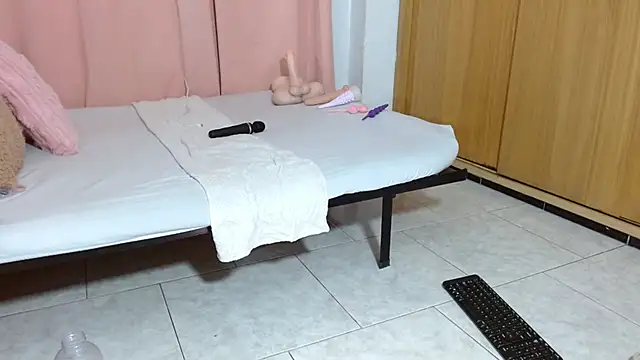 nickyCollins live cam on StripChat