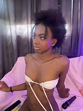 Riri_Blonde10 live cam on StripChat