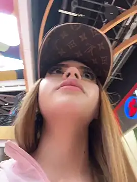 ChloeCollins__ live sex cam
