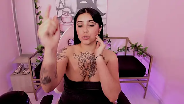 Adri_gomez_x live cam on StripChat