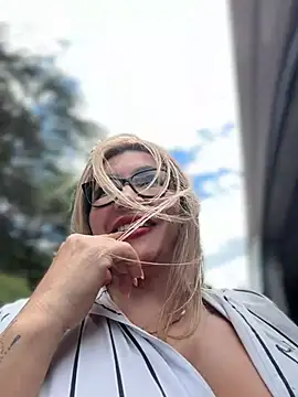 DIANITA_1988 live sex cam