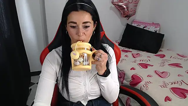 Dayeon__ live cam on StripChat