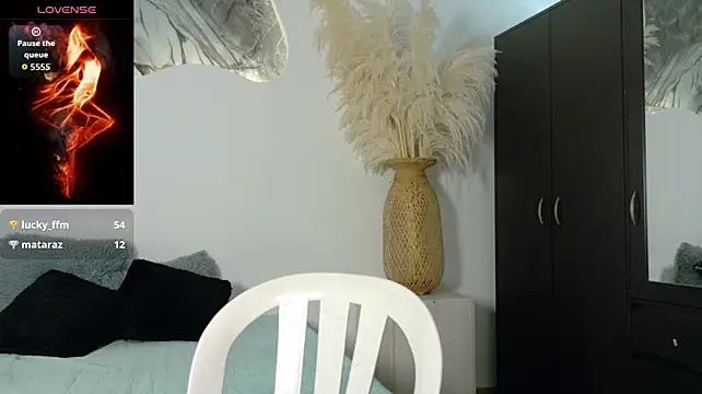 Monyel_Blake live cam on StripChat