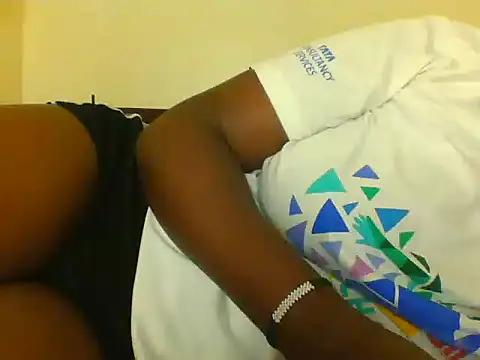 Nodia32 live cam on StripChat