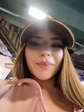 ChloeCollins__ live cam on StripChat
