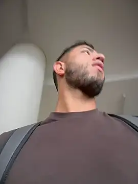 liam_bronw live cam on StripChat