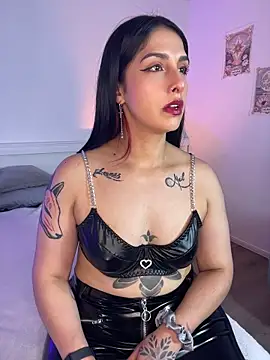Moshelle live cam on StripChat