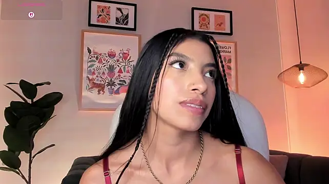 Tiffany_Low live cam on StripChat
