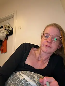 jannis1992 live sex cam