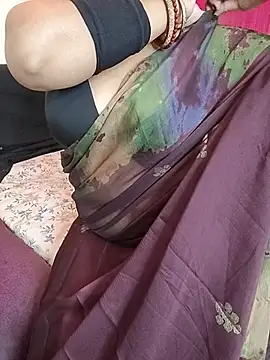 _in_v_a_n_i_ll_a live sex cam
