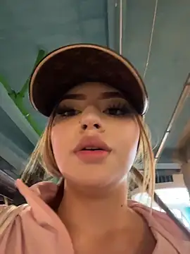 ChloeCollins__ live sex cam