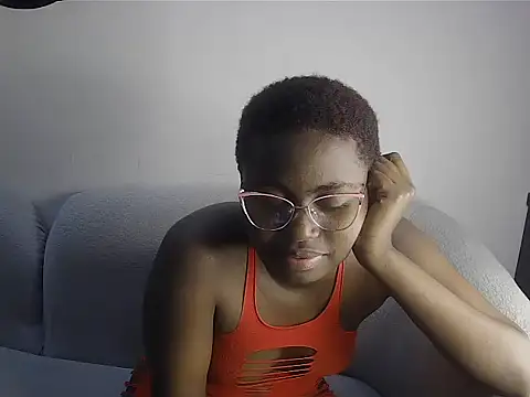 sweetsin12 live cam on StripChat
