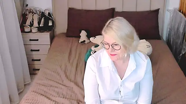 sabrinamacmarren live cam on StripChat