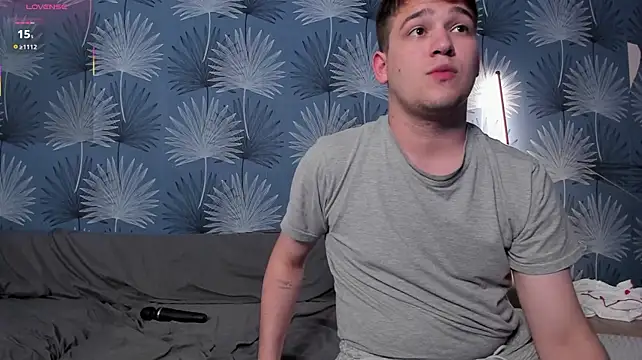 couple_of_kittens_ live cam on StripChat