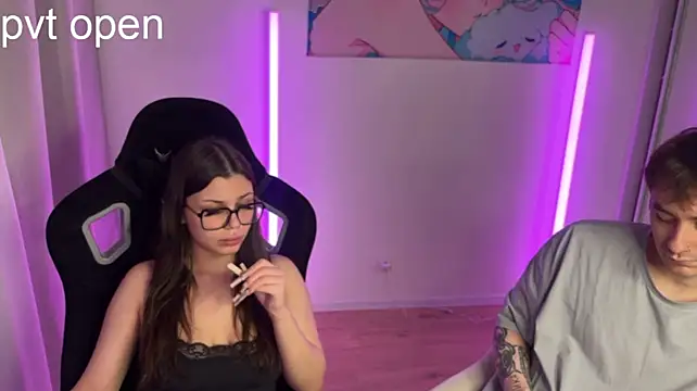 xgvgggx live cam on StripChat
