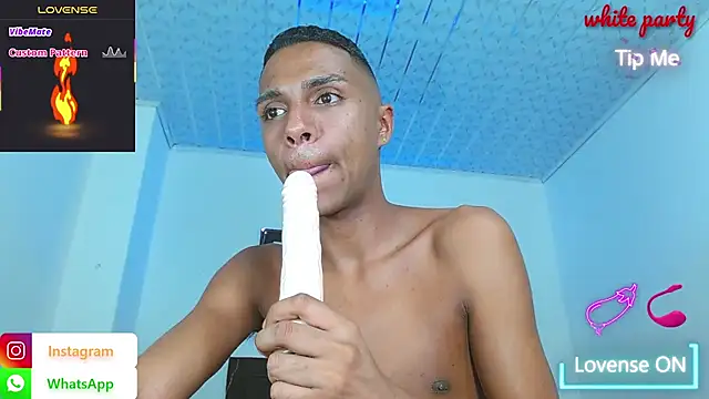 hotboyluxe live cam on StripChat
