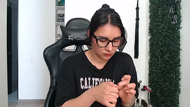 Fleurmeyer79 live cam on StripChat