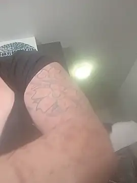 deedeedoll82222 live sex cam