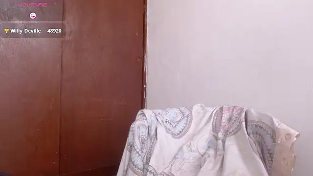 Amber-Leea live cam on StripChat