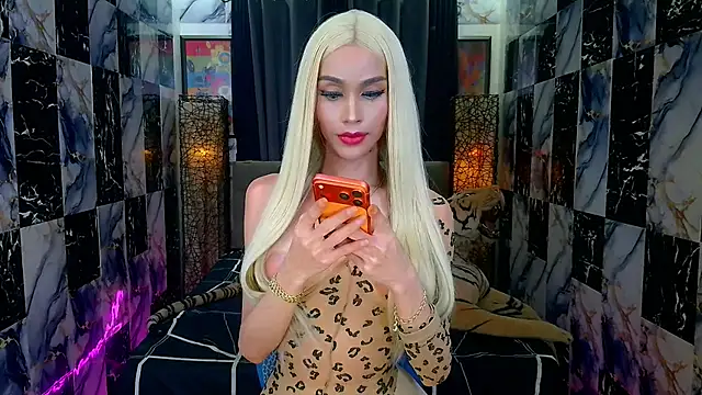 SeductiveSamanthaTS live cam on StripChat