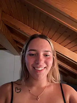 Naomi-Klein live cam on StripChat