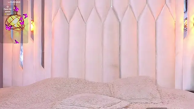 Megan_Do_Santos live cam on StripChat