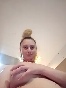 Sexyamy23 live cam on StripChat