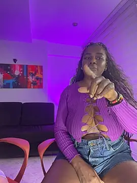 MAREIA_25 live cam on StripChat