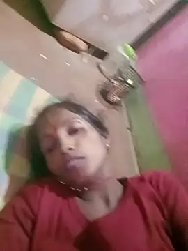 Rinee_suwanee live sex cam