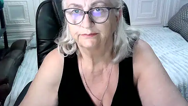 LolkaAlyss live cam on StripChat