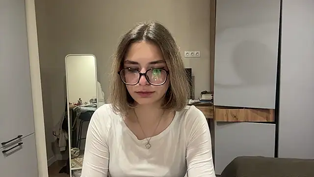 AnnaVelvetFire live cam on StripChat