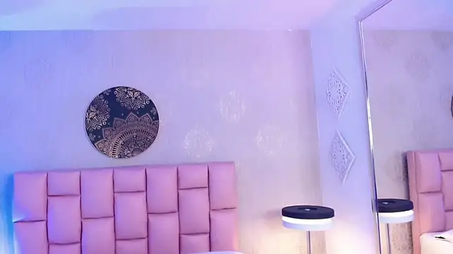 Vanessa_Toro live cam on StripChat