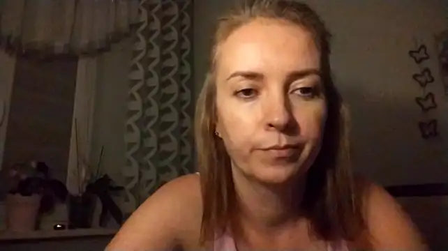 JenniferAlone live cam on StripChat
