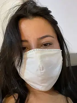 White-Petite live cam on StripChat