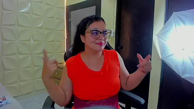 megan_glenda live cam on StripChat
