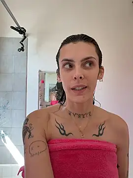 GennaJames live cam on StripChat
