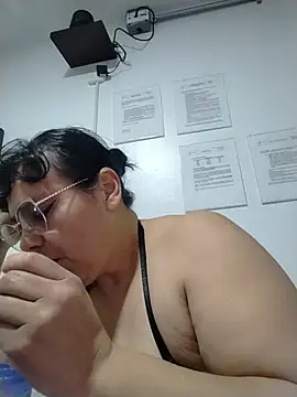 Natasha_miilf live cam on StripChat
