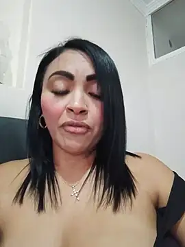 EstrellaSmmith live cam on StripChat