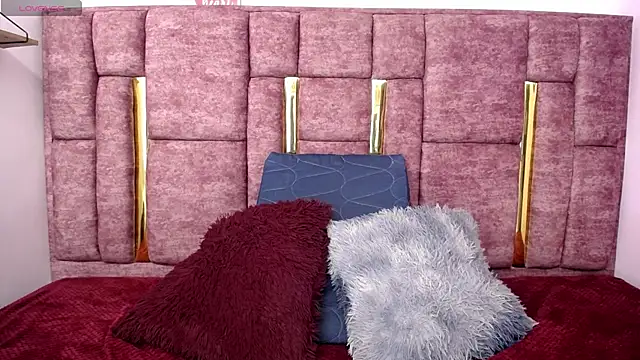FRANCHESCA_LOVE_ live cam on StripChat