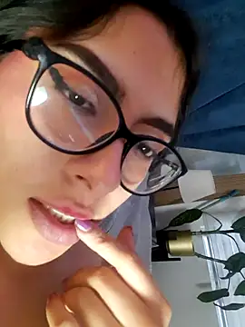 Olivia_Collinns1 live cam on StripChat