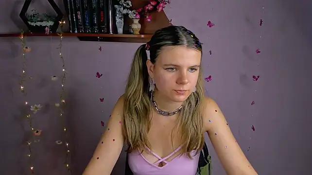 Zorianaa live cam on StripChat