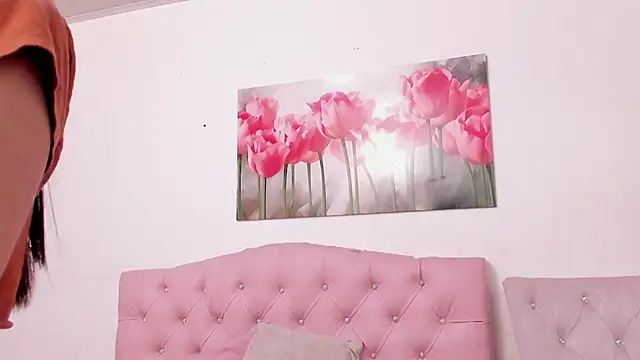 pinky_f00x live cam on StripChat