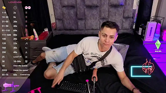 LeoMonnroe live cam on StripChat