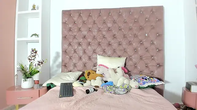 TenderTeacher live cam on StripChat