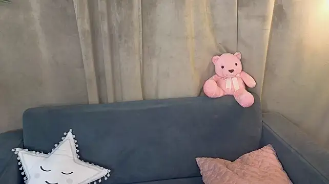 AliceBrightside live cam on StripChat