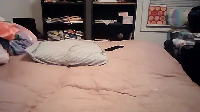 starlight1983 live cam on StripChat